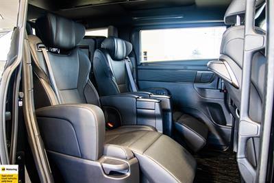2025 Toyota ALPHARD HYBRID - Thumbnail