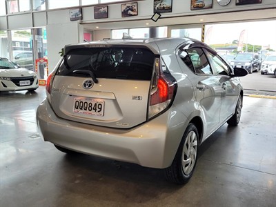 2015 Toyota Aqua - Thumbnail