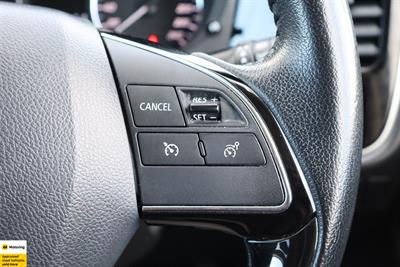 2022 Mitsubishi Outlander - Thumbnail