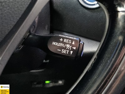 2017 Toyota C-HR - Thumbnail