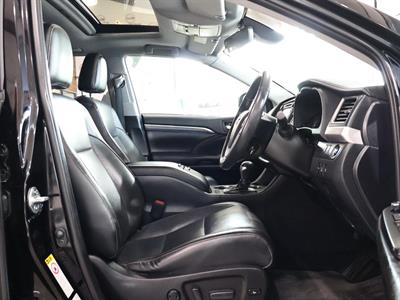 2020 Toyota Highlander - Thumbnail