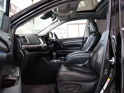 2020 Toyota Highlander - Thumbnail