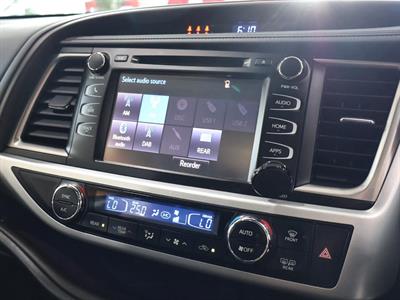 2020 Toyota Highlander - Thumbnail