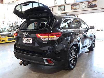 2020 Toyota Highlander - Thumbnail