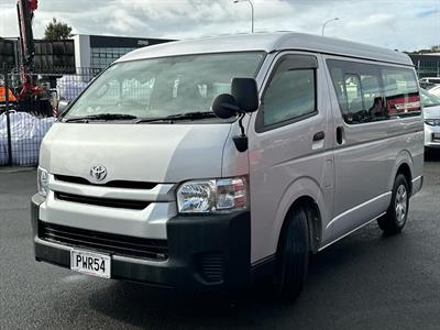 2017 Toyota Hiace - Thumbnail