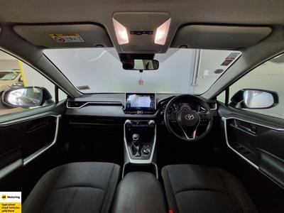 2022 Toyota RAV4 - Thumbnail