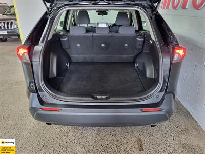 2022 Toyota RAV4 - Thumbnail