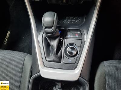 2022 Toyota RAV4 - Thumbnail