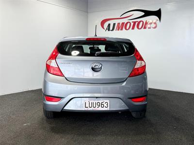 2018 Hyundai Accent - Thumbnail