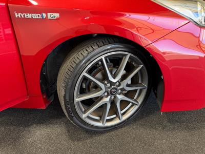 2014 Toyota Prius - Thumbnail