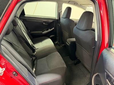 2014 Toyota Prius - Thumbnail