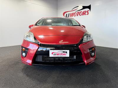 2014 Toyota Prius - Thumbnail