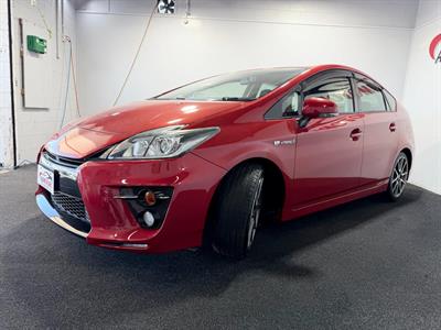 2014 Toyota Prius - Thumbnail