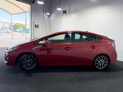 2014 Toyota Prius - Thumbnail