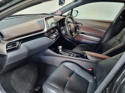 2017 Toyota C-HR - Thumbnail