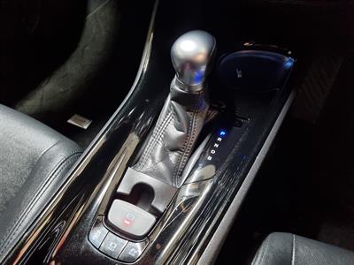 2017 Toyota C-HR - Thumbnail