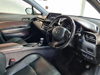 2017 Toyota C-HR - Thumbnail