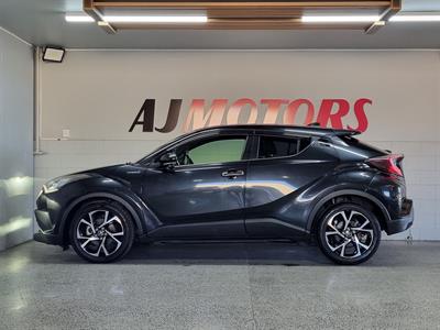 2017 Toyota C-HR - Thumbnail