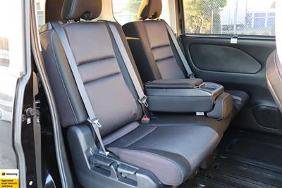2017 Nissan Serena - Thumbnail