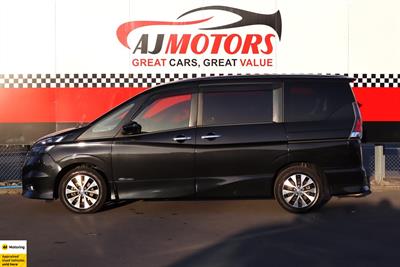 2017 Nissan Serena - Thumbnail