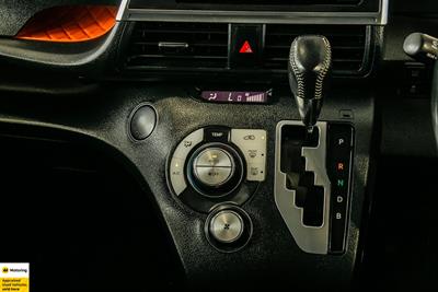 2017 Toyota Sienta - Thumbnail