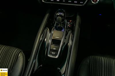 2015 Honda Vezel - Thumbnail