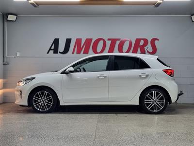 2017 Kia Rio - Thumbnail