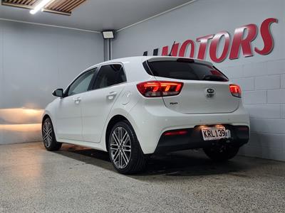 2017 Kia Rio - Thumbnail
