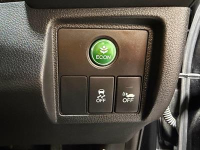 2015 Honda Vezel - Thumbnail