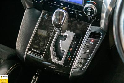 2017 Toyota Vellfire - Thumbnail