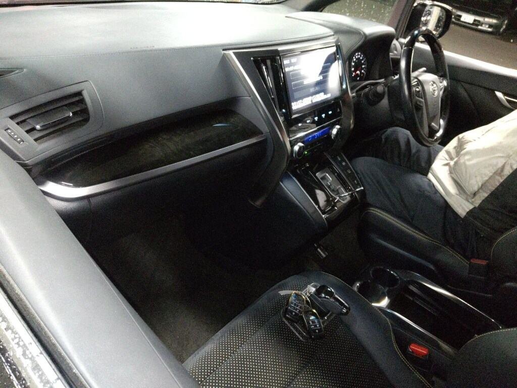 2017 Toyota Vellfire