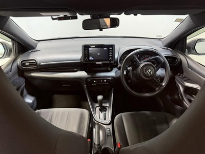 2020 Toyota Yaris - Thumbnail