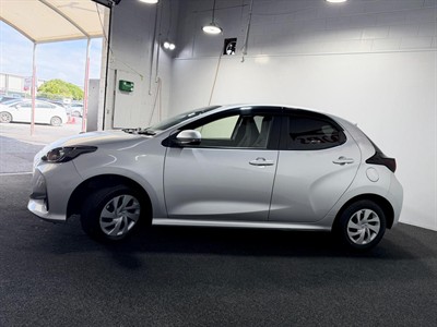 2020 Toyota Yaris - Thumbnail