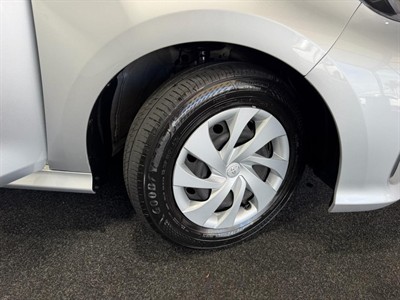 2020 Toyota Yaris - Thumbnail