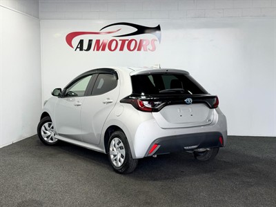 2020 Toyota Yaris - Thumbnail