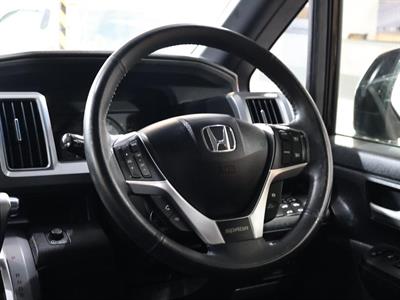 2013 Honda STEPWAGON - Thumbnail