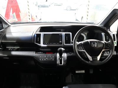 2013 Honda STEPWAGON - Thumbnail
