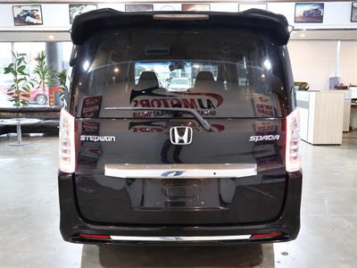 2013 Honda STEPWAGON - Thumbnail