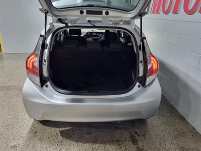 2016 Toyota Aqua - Thumbnail