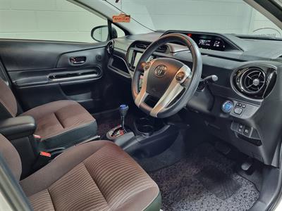 2016 Toyota Aqua - Thumbnail