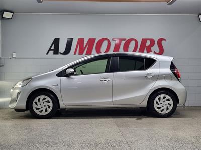 2016 Toyota Aqua - Thumbnail
