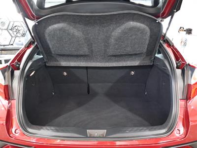 2017 Toyota C-HR - Thumbnail