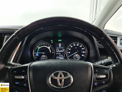 2017 Toyota Alphard - Thumbnail