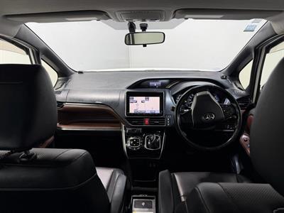 2015 Toyota Esquire - Thumbnail