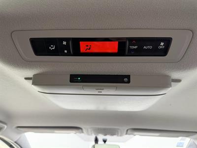 2015 Toyota Esquire - Thumbnail