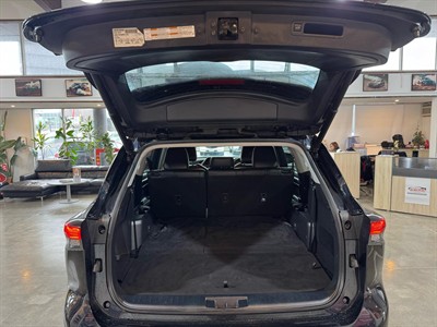 2022 Toyota Highlander - Thumbnail