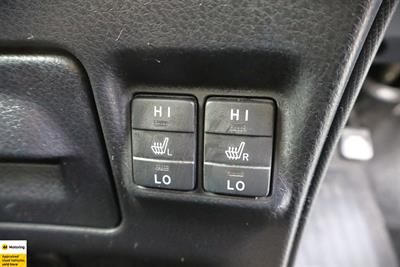 2015 Toyota Esquire - Thumbnail