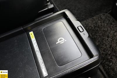 2015 Toyota Esquire - Thumbnail