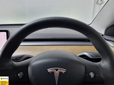 2021 Tesla Model 3 - Thumbnail
