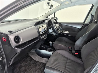 2014 Toyota Vitz - Thumbnail